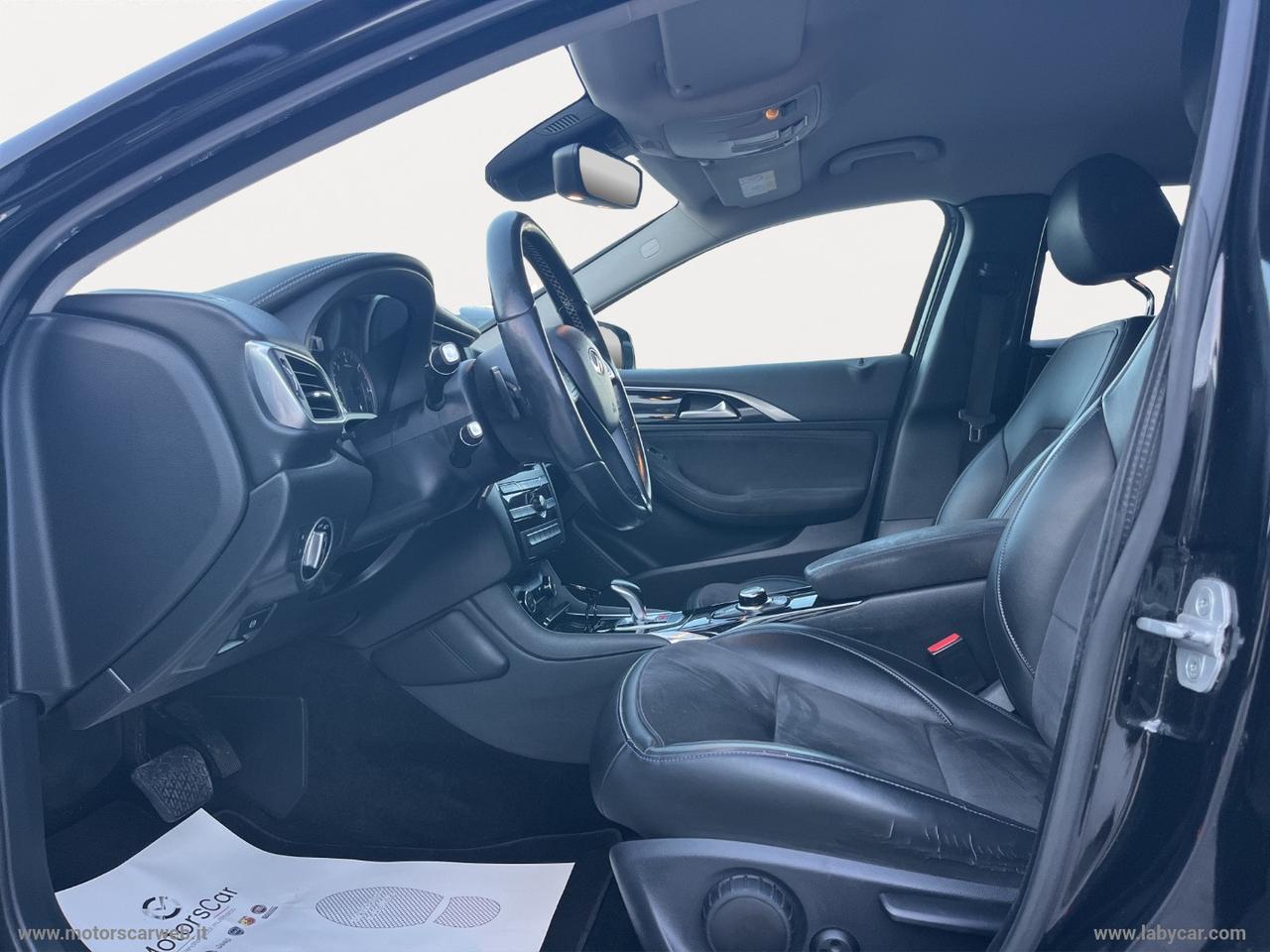 INFINITI Q30 1.5d DCT Premium