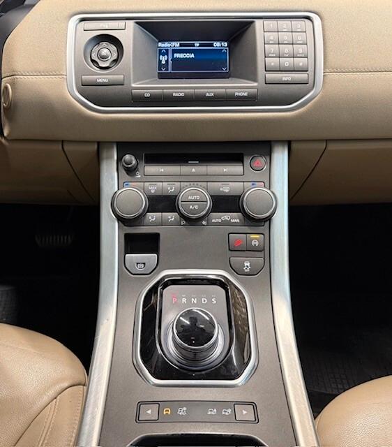 Land Rover Range Evoque 2.2 TD4 5p. Pure