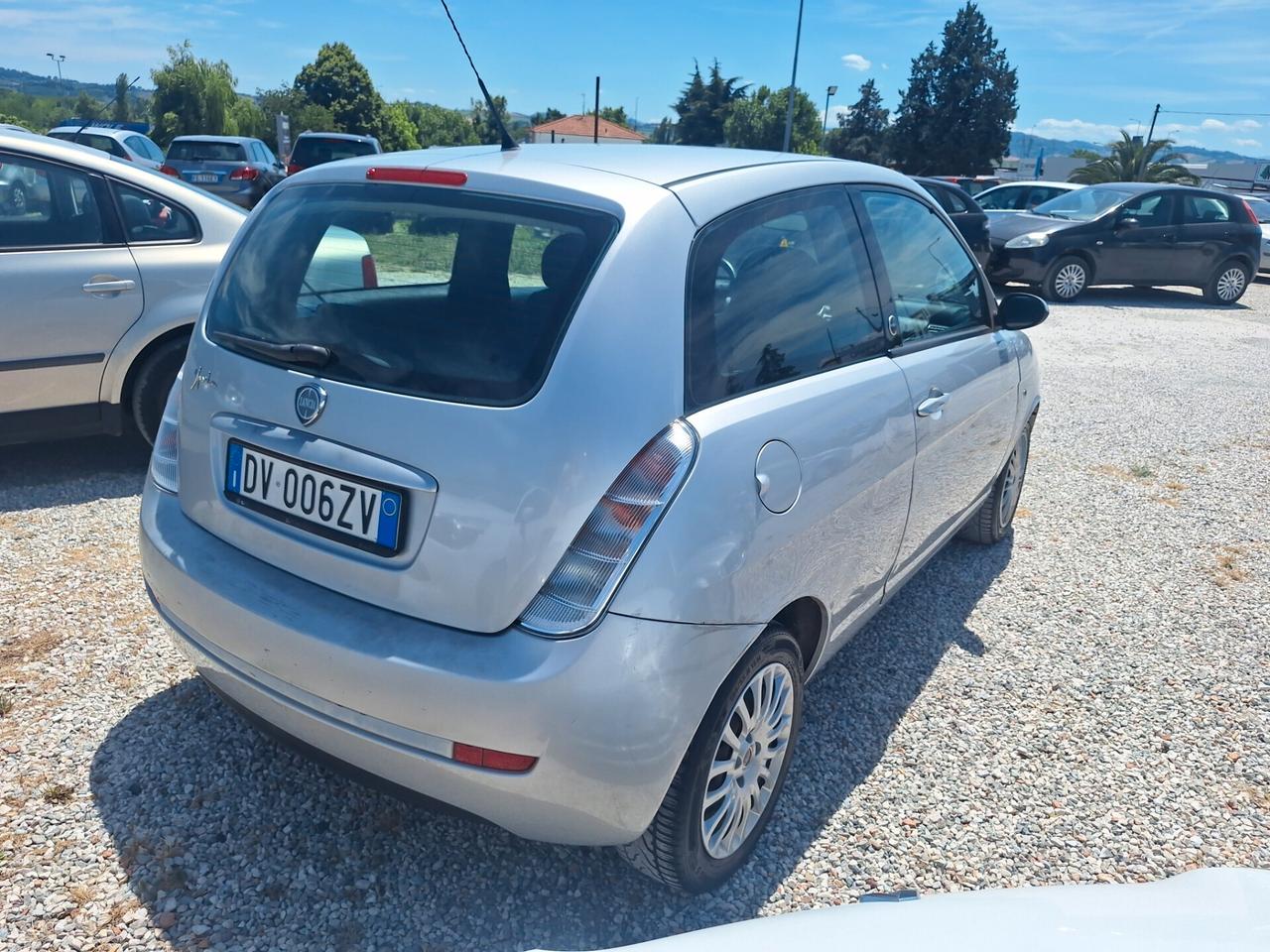 LANCIA YPSILON 2010 GPL 77CV NEOPATENTATI PIENO 24€ 400KM