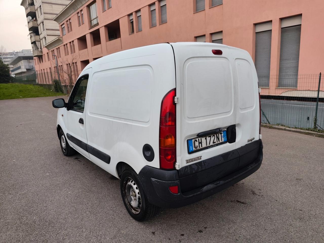 Renault Kangoo 1.5 dCi 65CV neopatentati