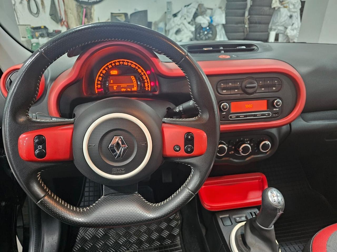 NUOVA RENAULT TWINGO ENERGY INTENS SCe 1.0 BENZ 65CV. GARANZIA UFFICIALE RENAULT. AUTO COME NUOVA.