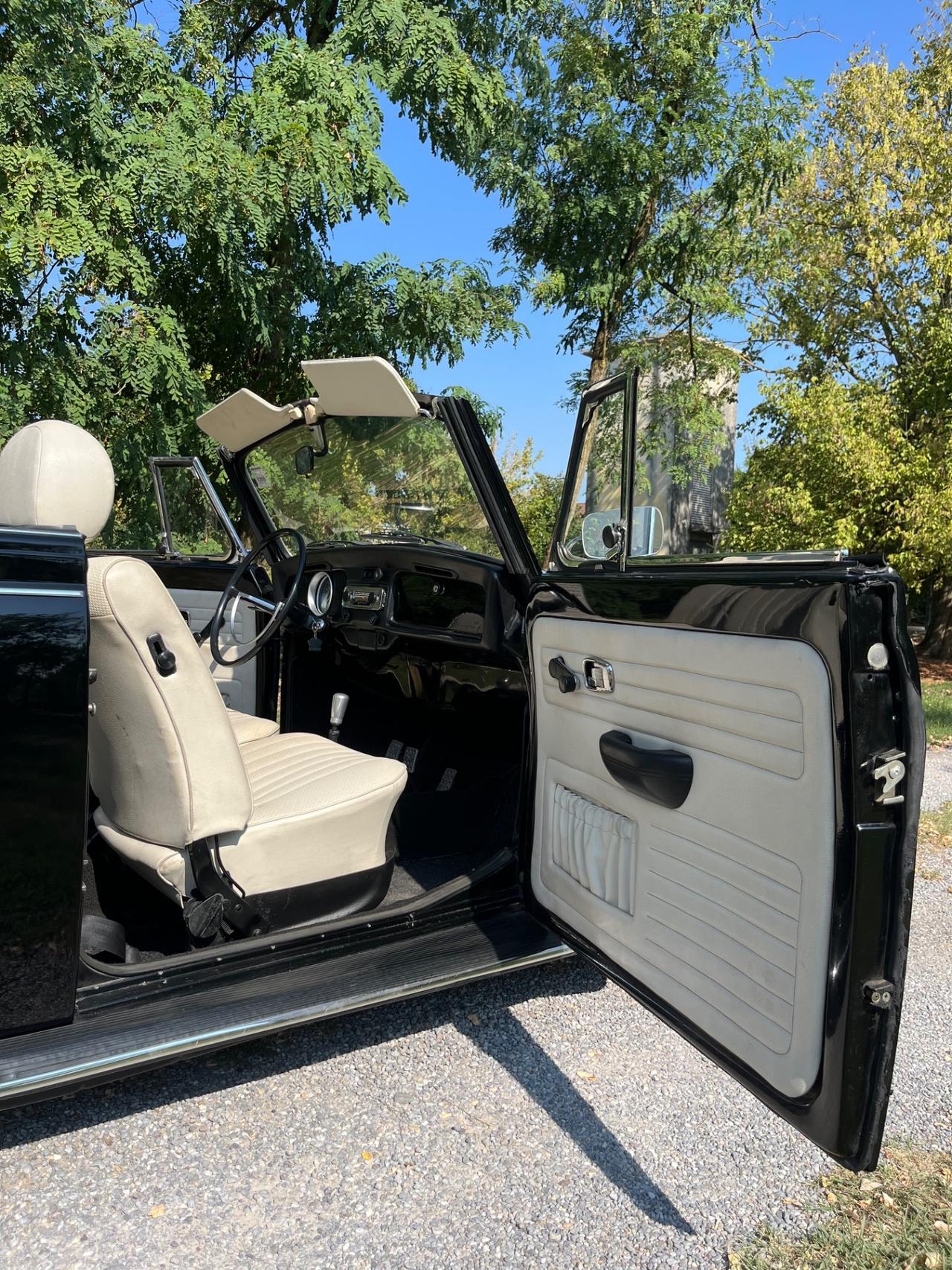 Volkswagen Maggiolino Maggiolone 1302 cabriolet