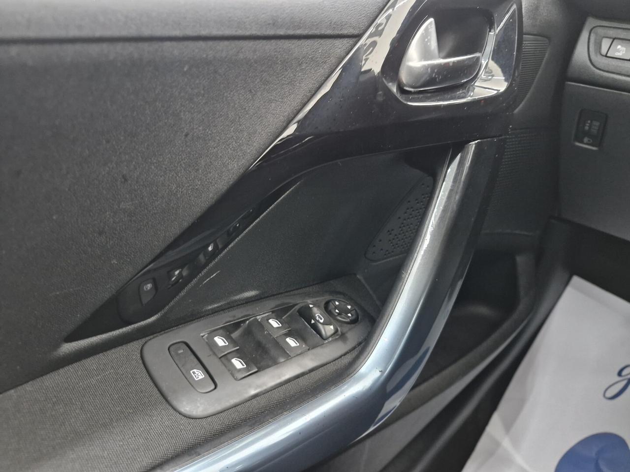 PEUGEOT 208 1.4 HDi 68CV ALLURE