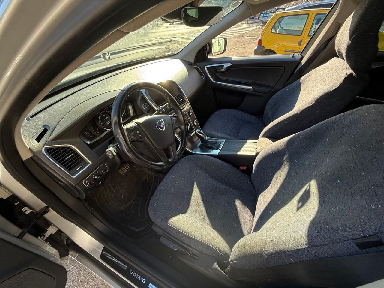 Volvo XC 60 Business 2.0 D4 #8045