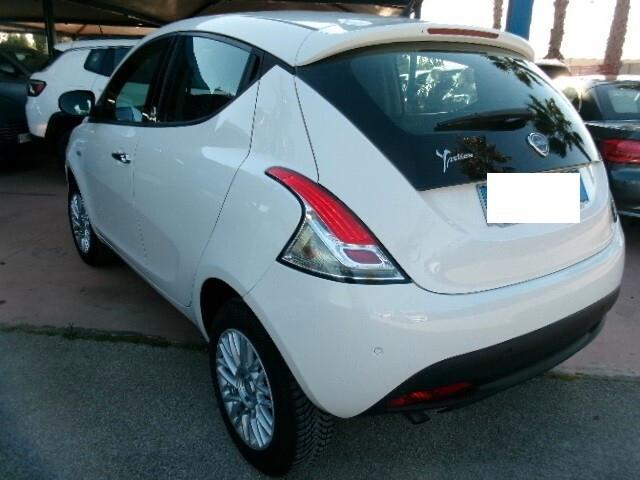 Lancia Ypsilon 0.9 TwinAir 85 CV 5 porte Metano Ecochic Gold