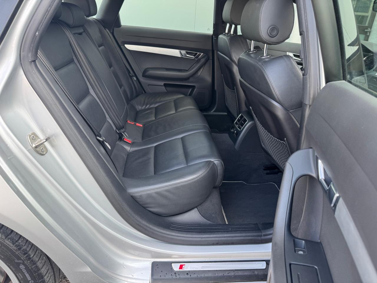 Audi A6 Avant 3.0 V6 TDI quattro S LINE