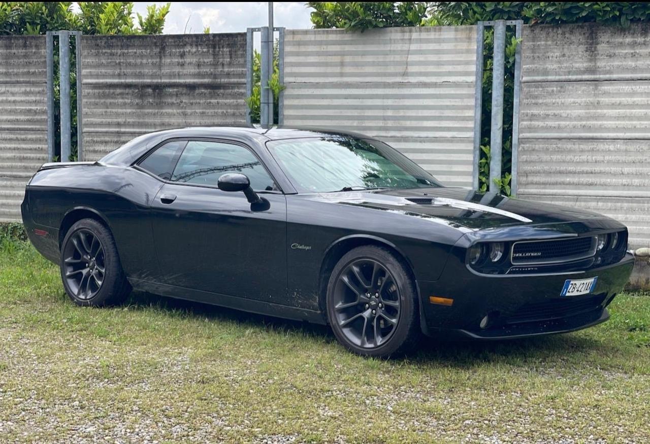 Dodge Challenger Sxt