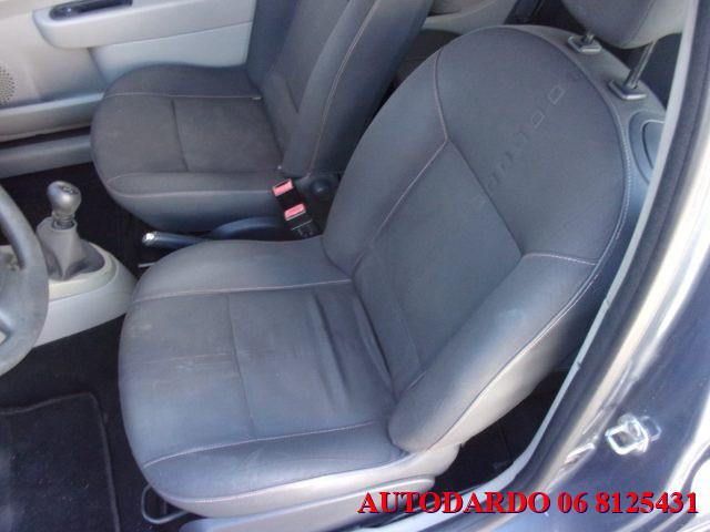 RENAULT Twingo 1.2 16V Quickshift Initiale