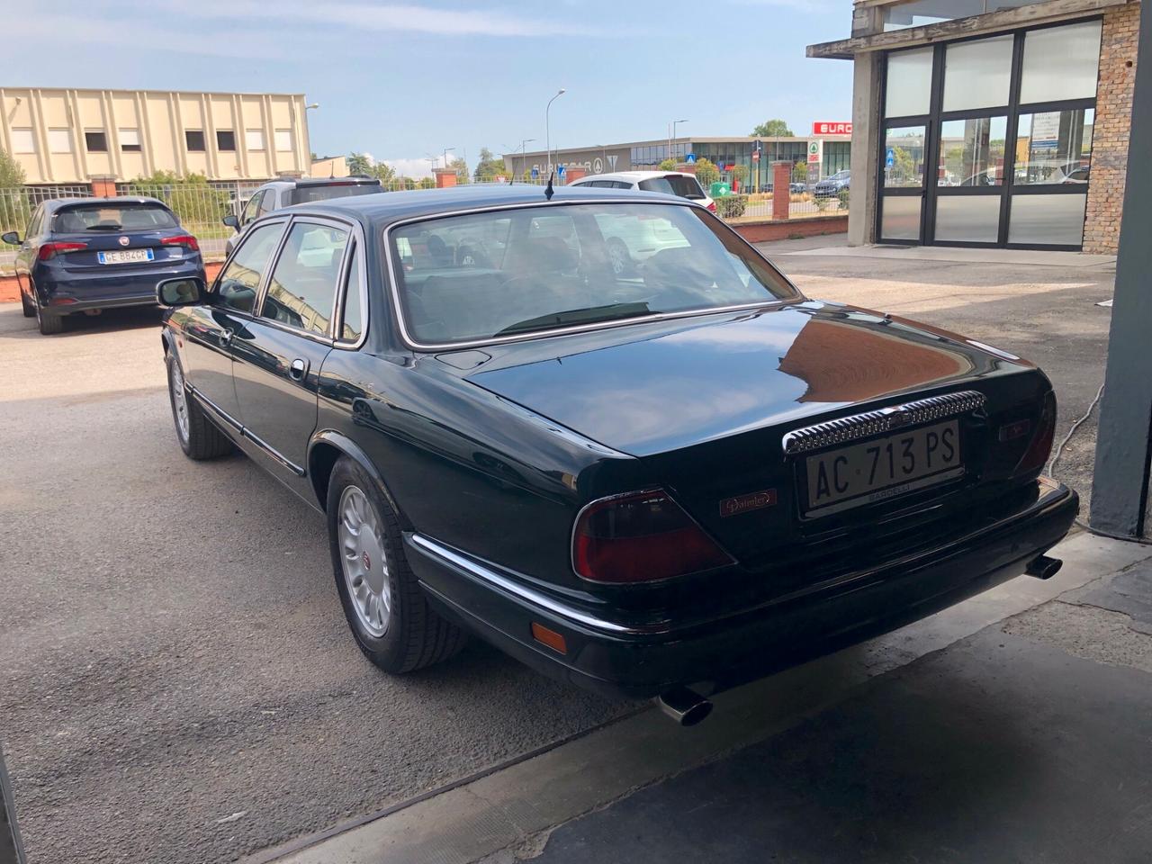 Jaguar Daimler six 4.0