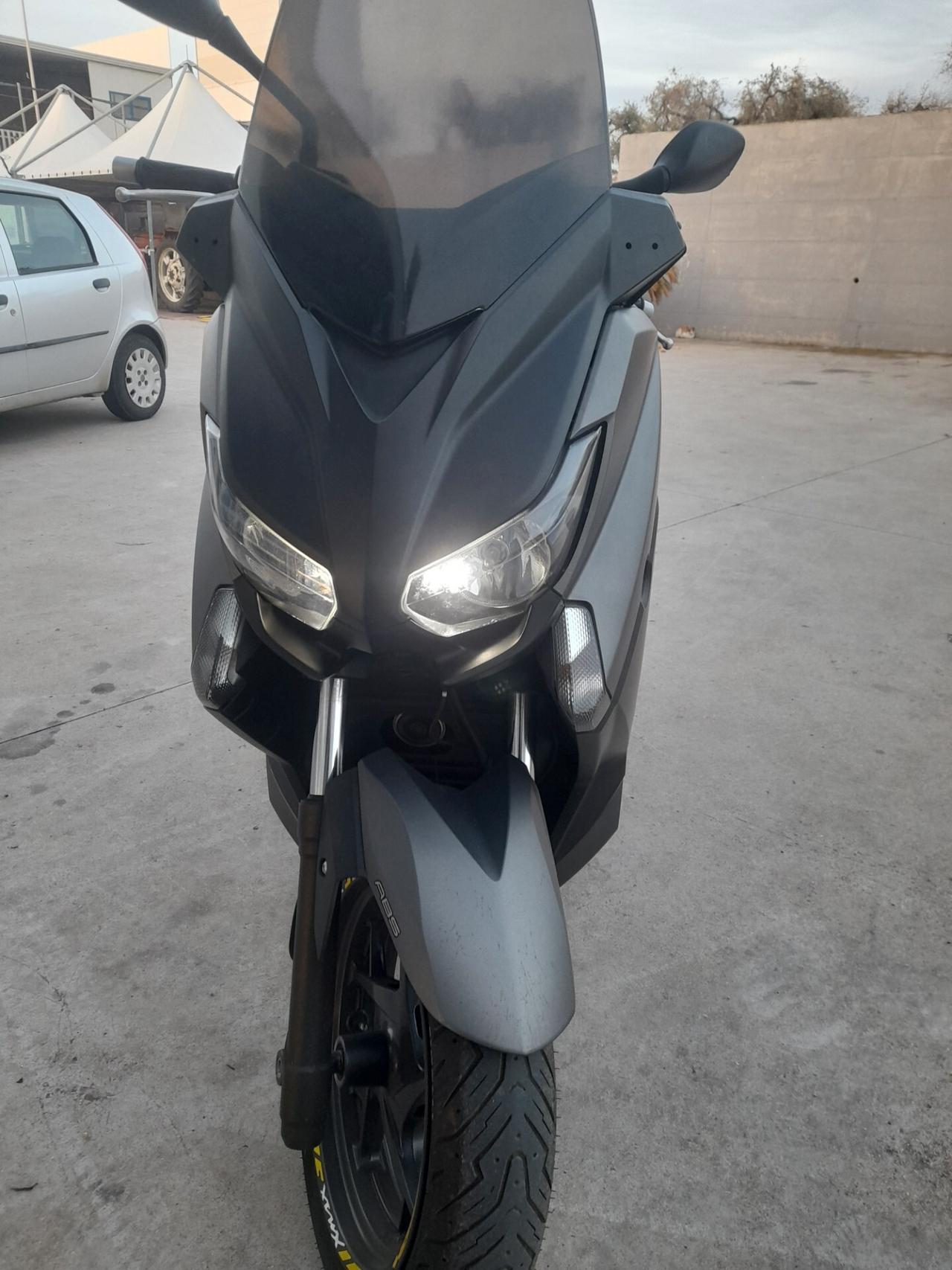 Yamaha X-Max 250