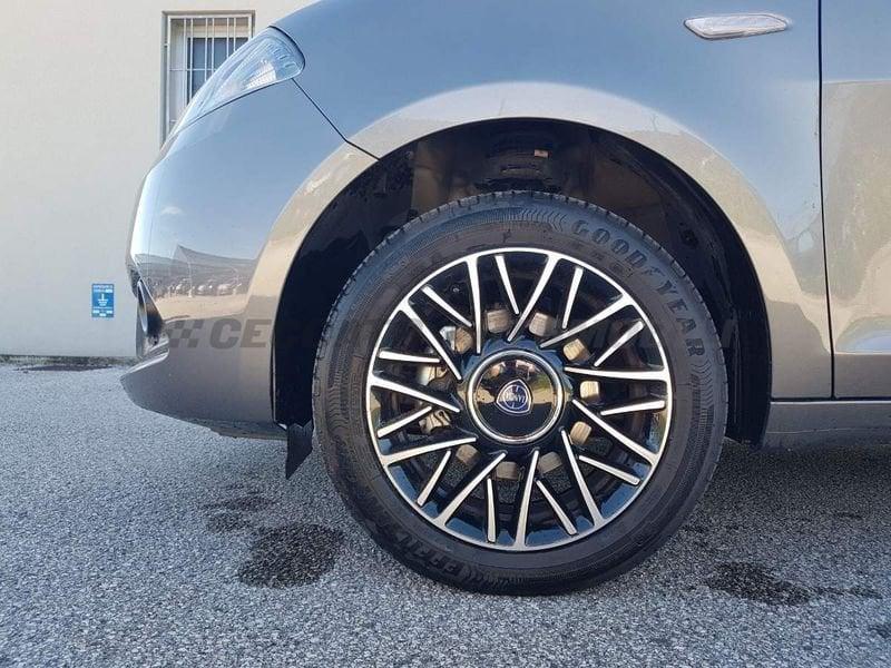 Lancia Ypsilon Ypsilon 1.0 firefly hybrid Platino s&s 70cv