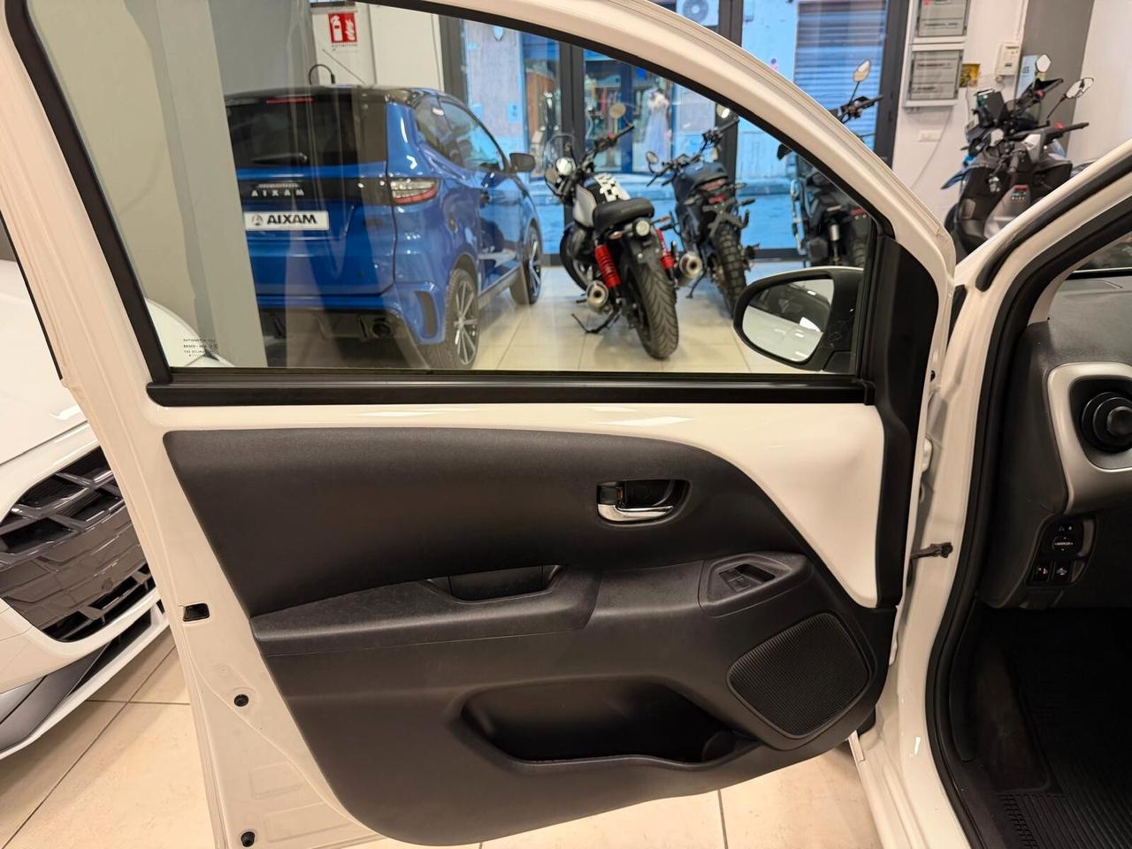 Toyota Aygo 1.0 VVT-i 69 CV 5 porte x-play TSS MMT