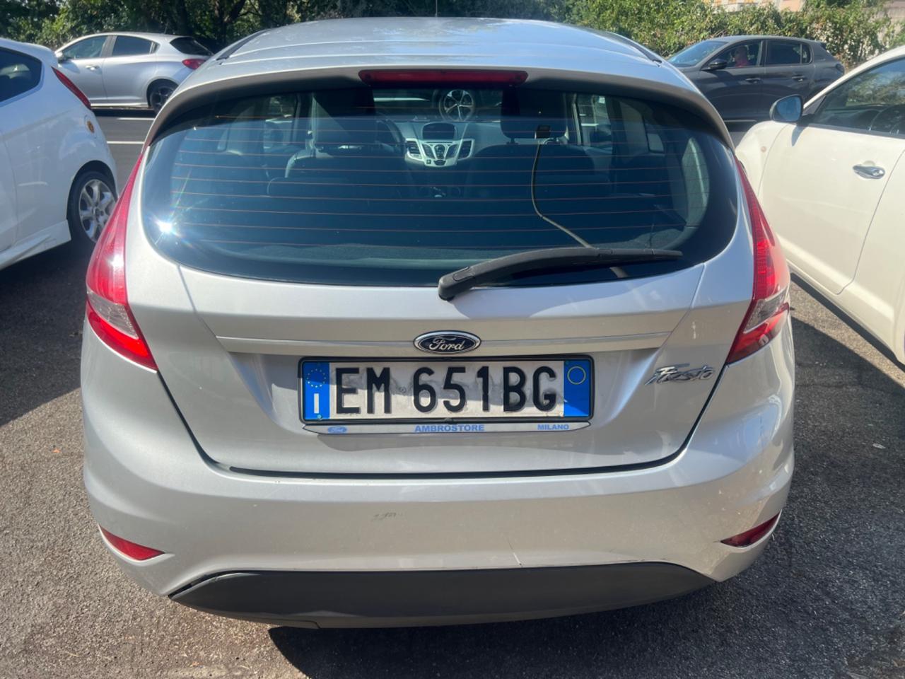 Ford Fiesta 1.4 TDCi 70CV 5 porte Titanium
