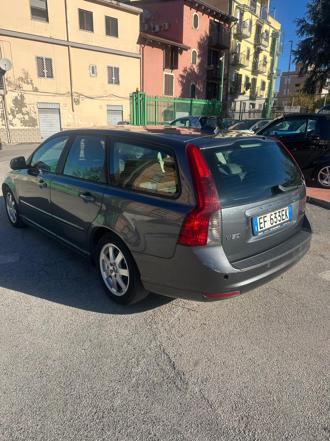 Volvo V50 D2 R-design