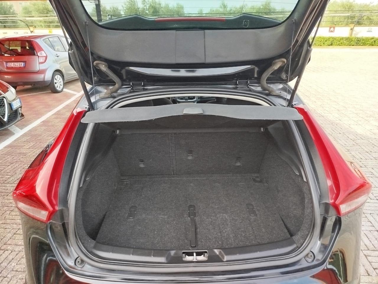 Volvo V40 Cross Country D2 136.000 KM