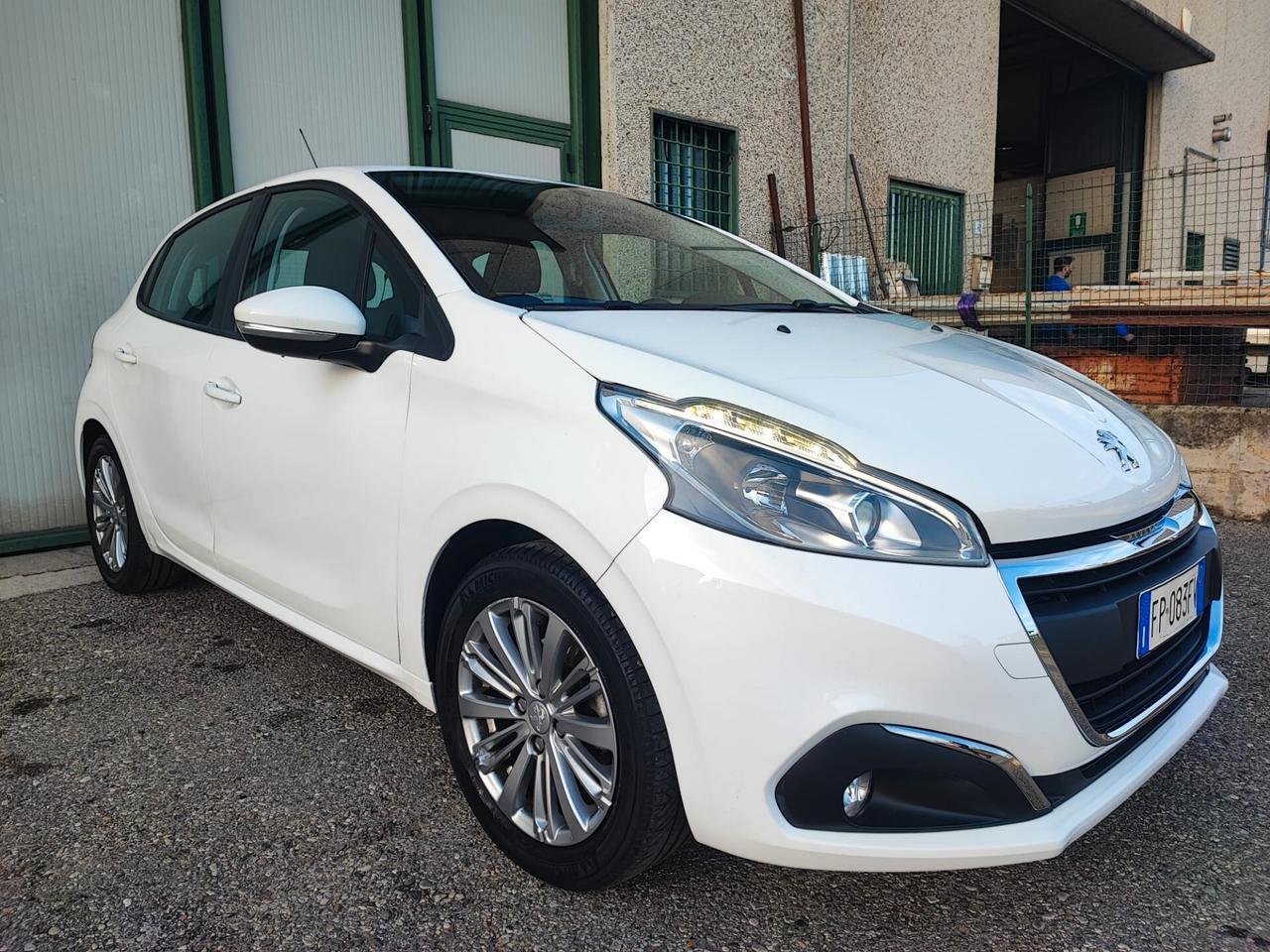 Peugeot 208 1.2 BENZINA NEOPATENTATI 2018 UNIPRO