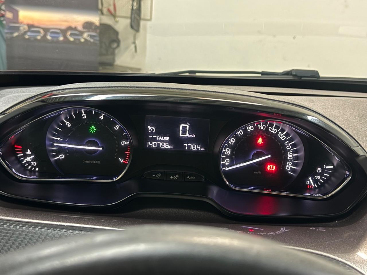 Peugeot 2008 1.2 VTi 82CV Allure