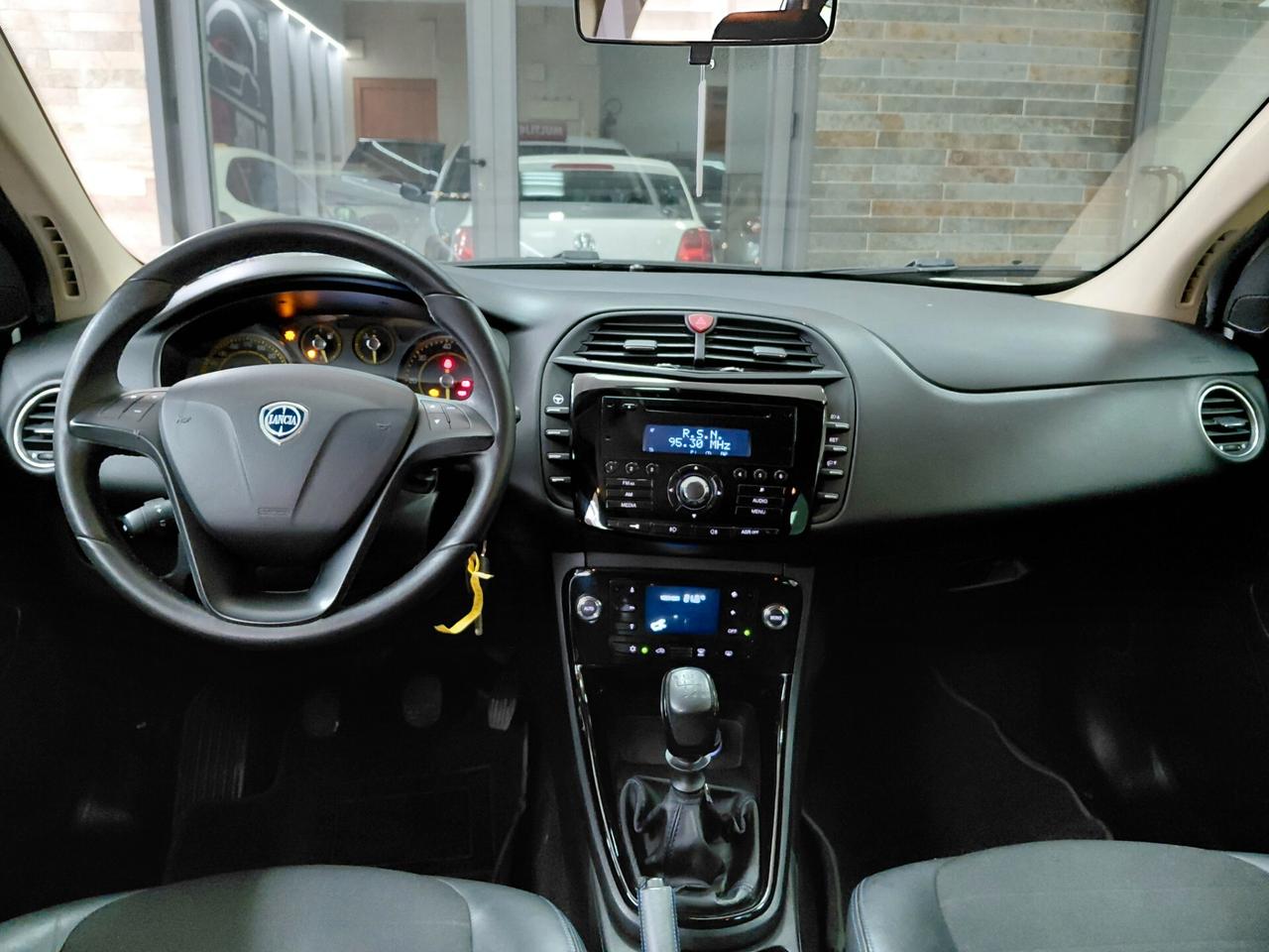 Lancia Delta 1.6 MJT DPF S MOMO DESIGN 2013