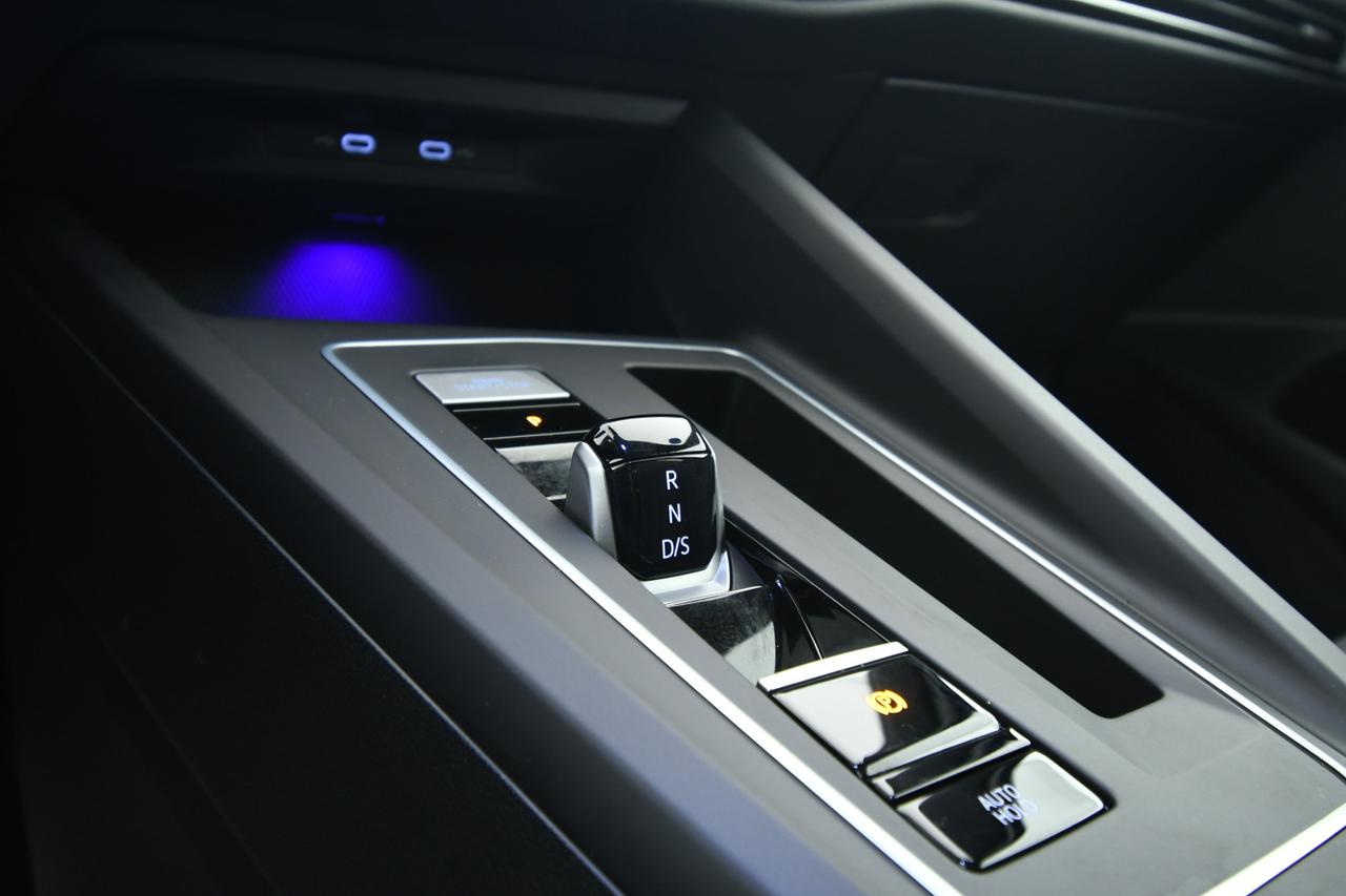 VOLKSWAGEN Golf 1.5 etsi evo R-Line 150cv dsg CAMERA+ALCANTARA+ACC+LED