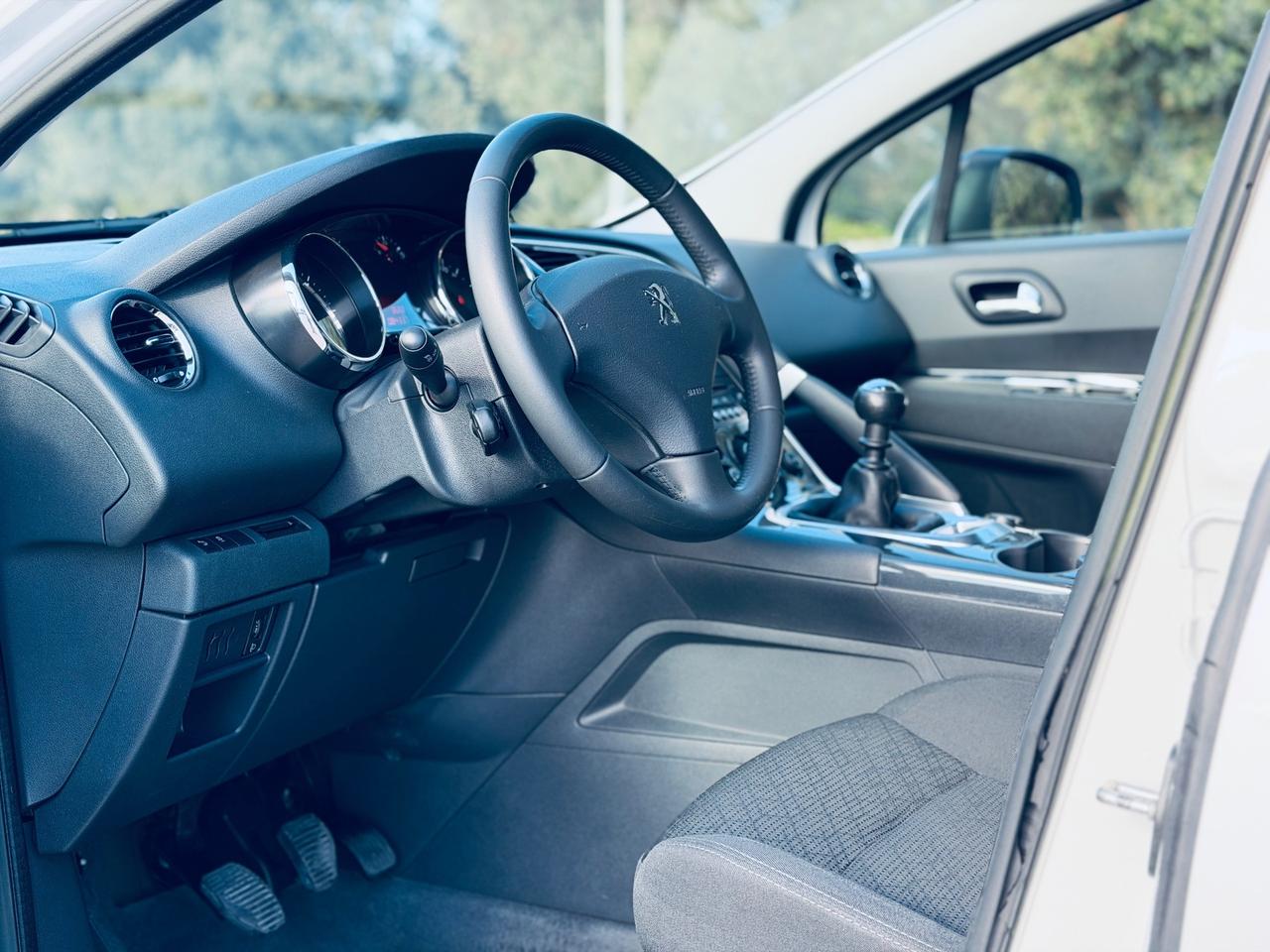 Peugeot 3008 1.6 HDi 115CV Business