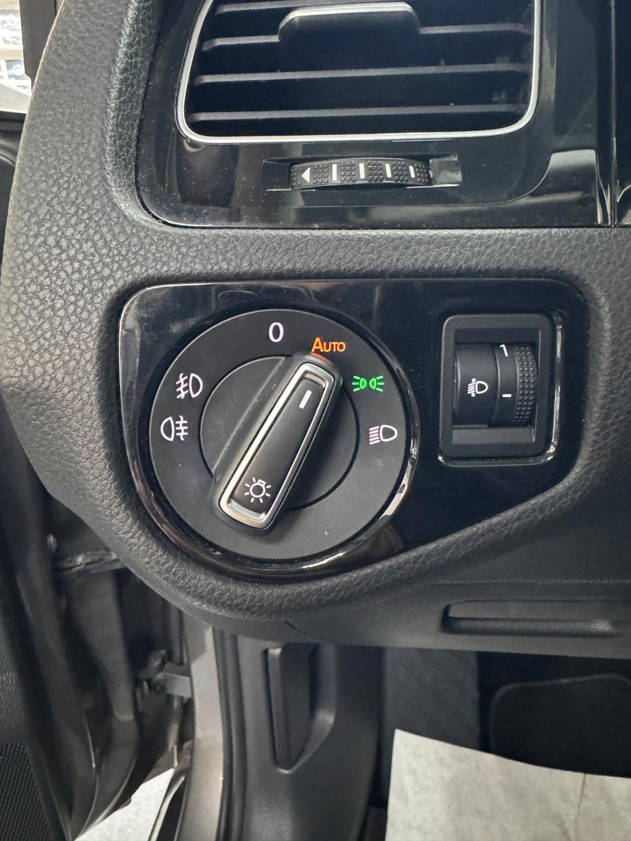 Volkswagen Golf Business 1.6 TDI DSG 5p. Highline BlueMotion Technology