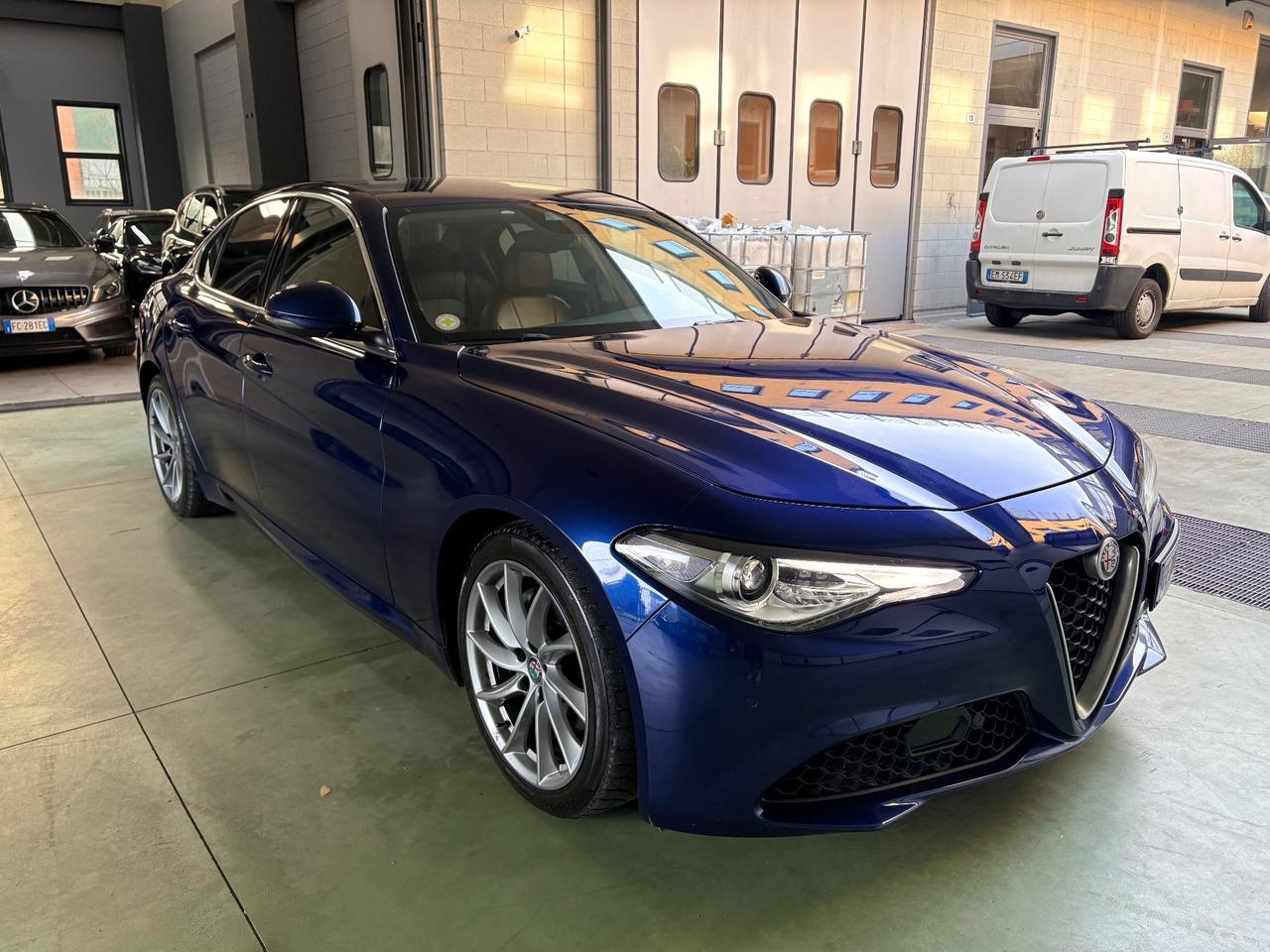 Alfa Romeo Giulia 2.2 Q2 Turbodiesel 180 CV AT8 Business Sport Launch Ed.