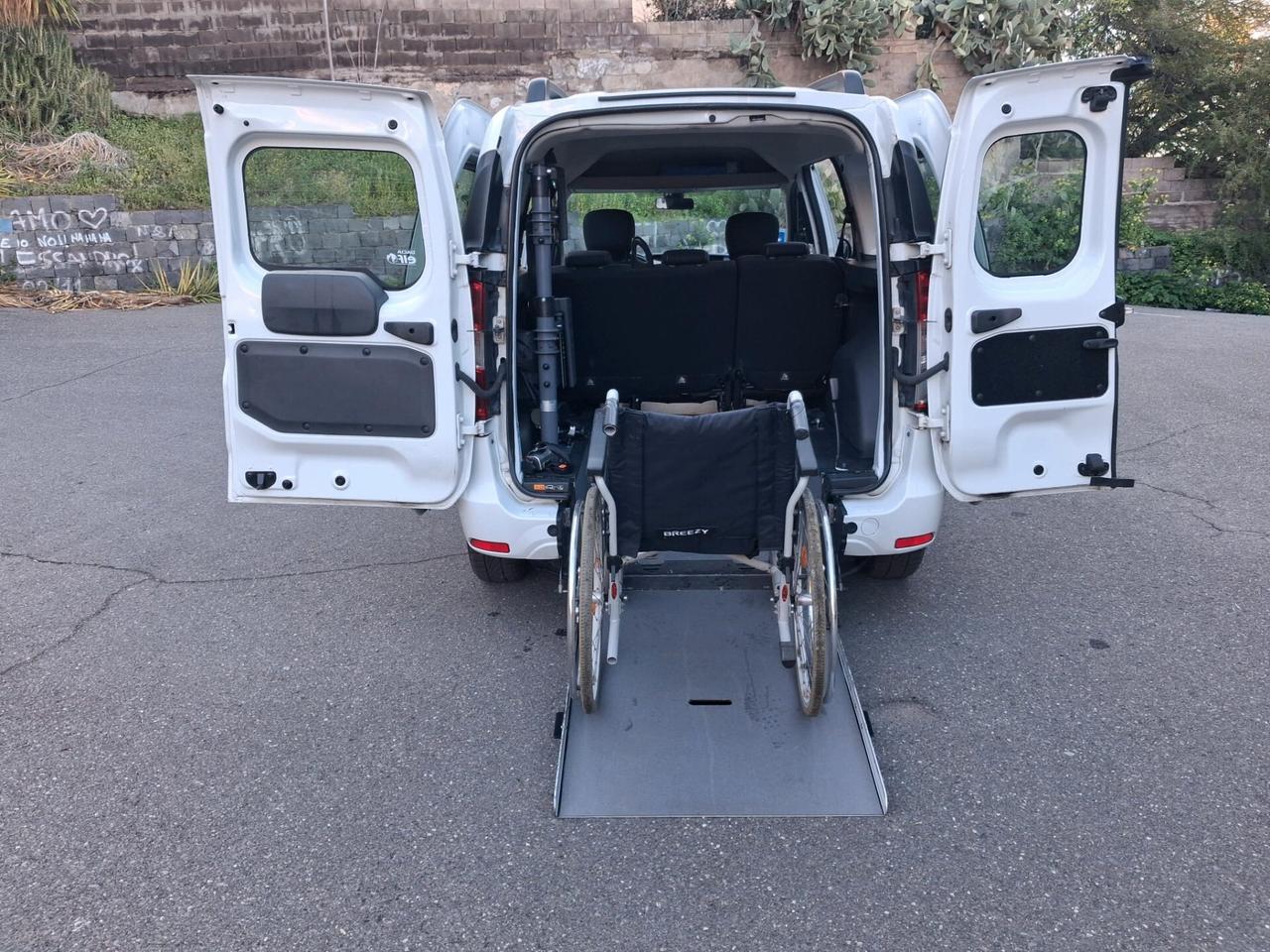 Dacia Dokker Pianale ribassato con rampa disabili in carrozzina