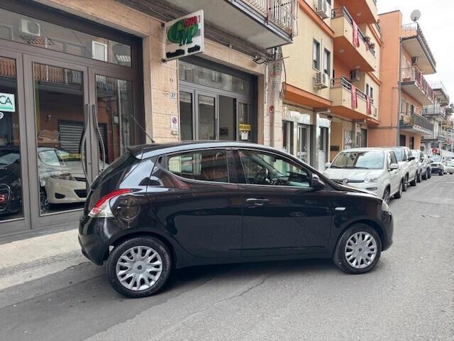 Lancia Ypsilon 1.2 5 porte Elefantino