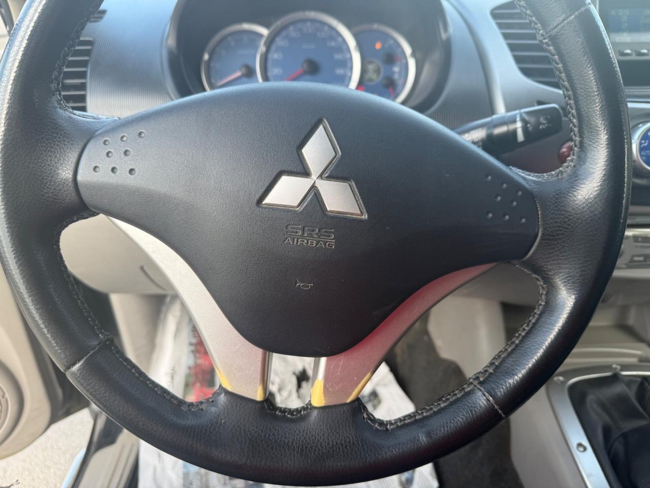 Mitsubishi L200 2.5 DI-D/167CV Double Cab Warrior