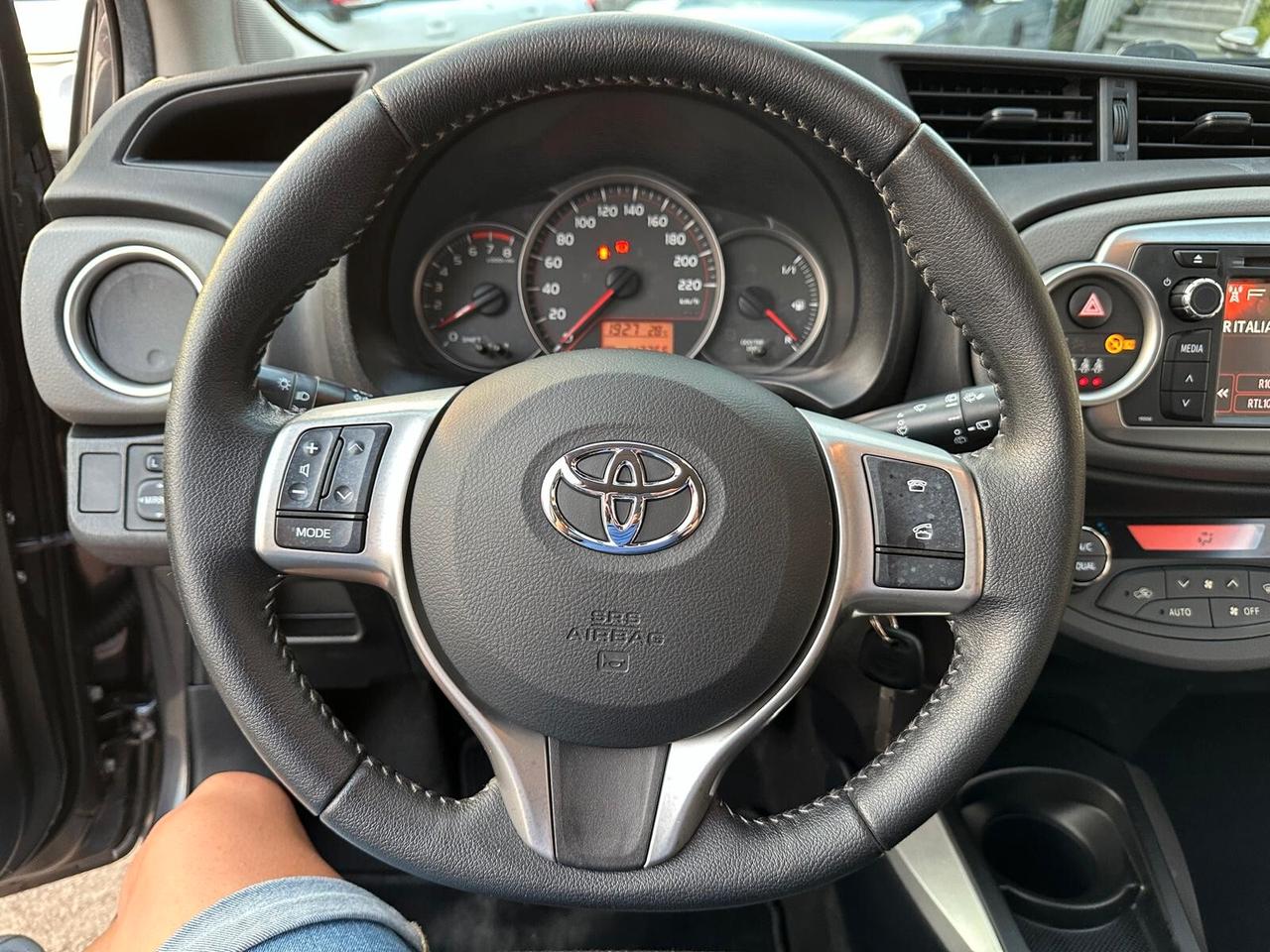 Toyota Yaris 1.3 5 porte Lounge Multidrive S