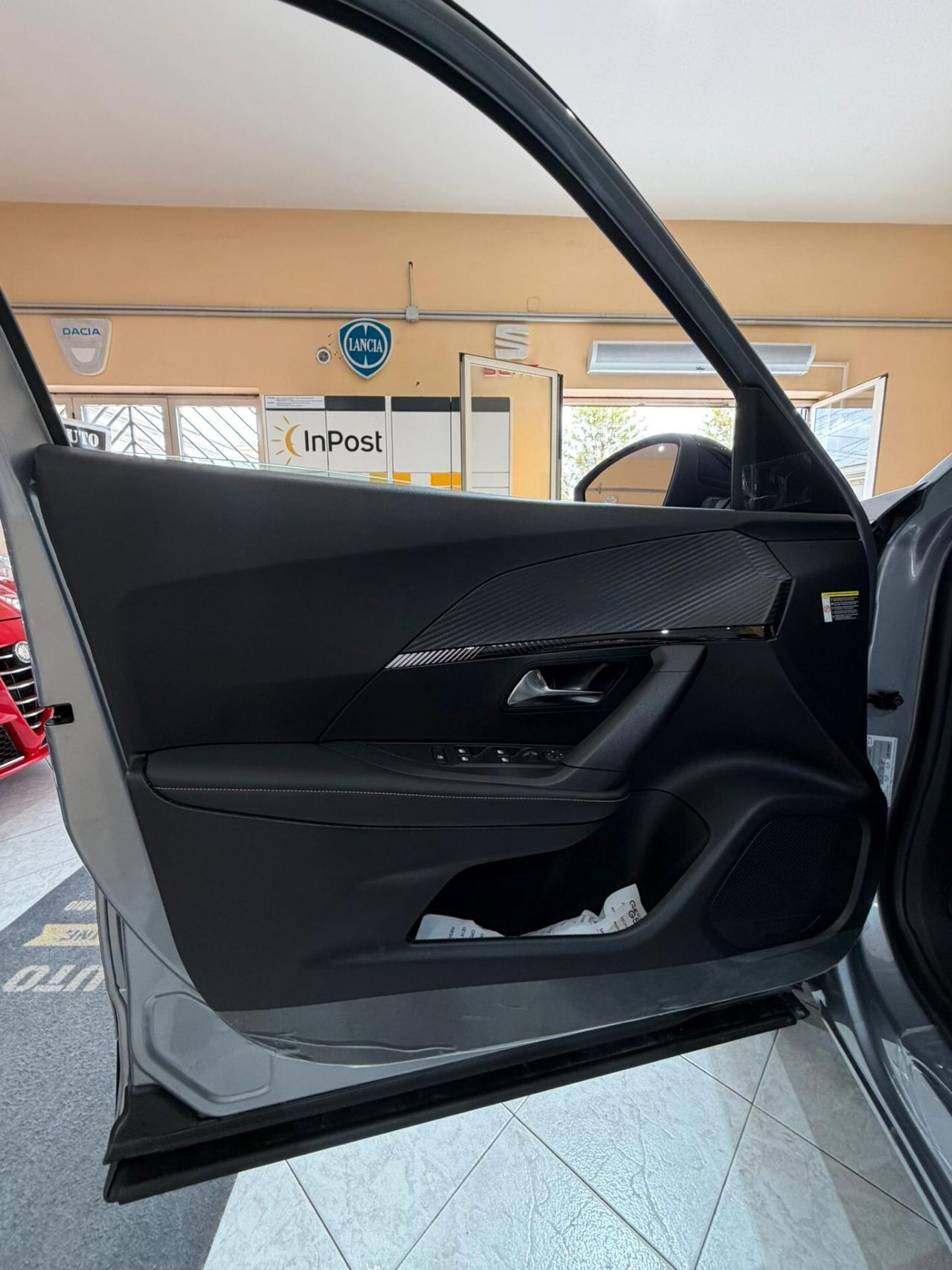 Peugeot 2008 Hybrid 145 e-DCS6 Allure