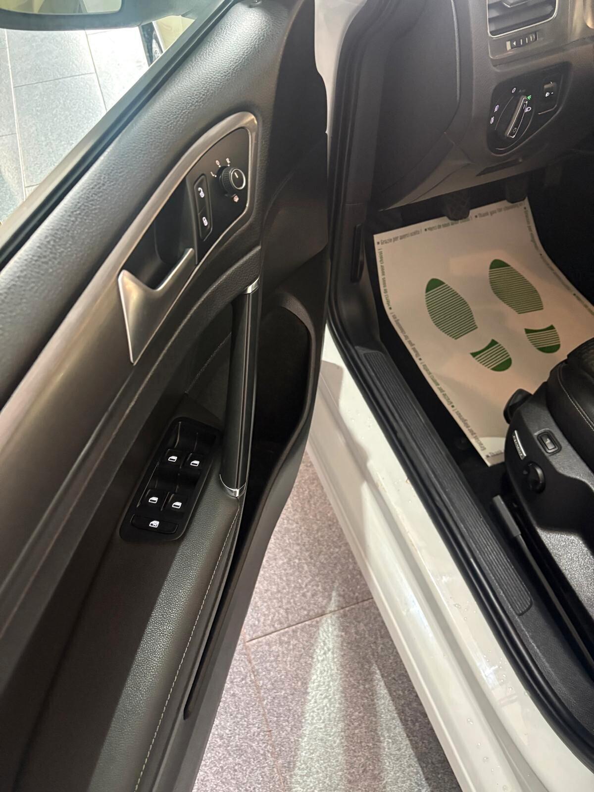 Volkswagen Golf 1.6 TDI DSG 5p. Highline BlueMotion Technology