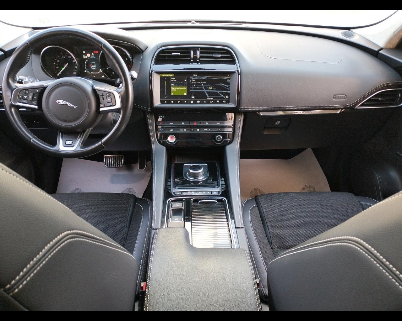 JAGUAR F-Pace (X761) F-Pace 2.0 D 180 CV ...