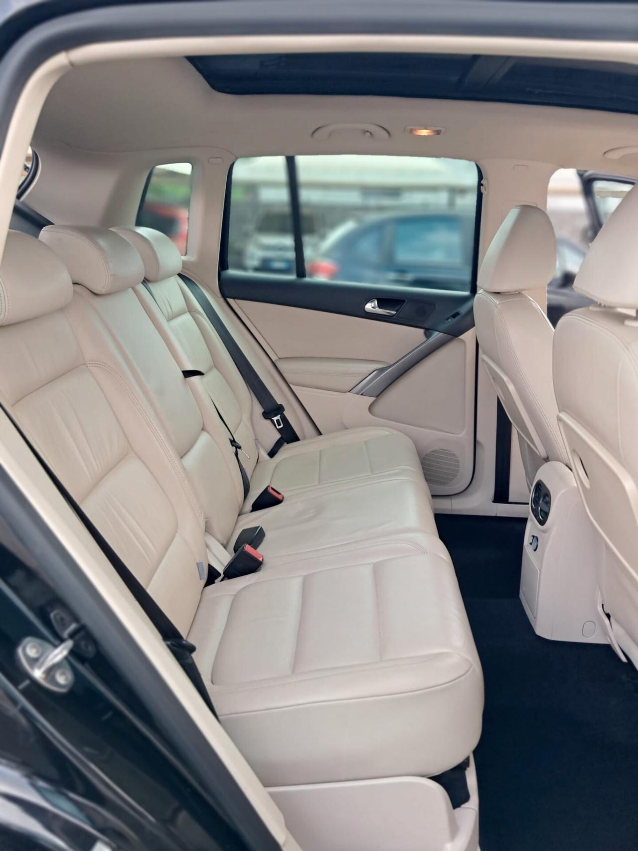 Volkswagen Tiguan 2.0 TDI DPF 4MOTION tiptronic Sport & Style