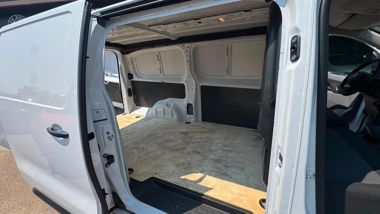 Fiat Scudo 2.0BlHDi 145CV Furgon Lounge navi retro