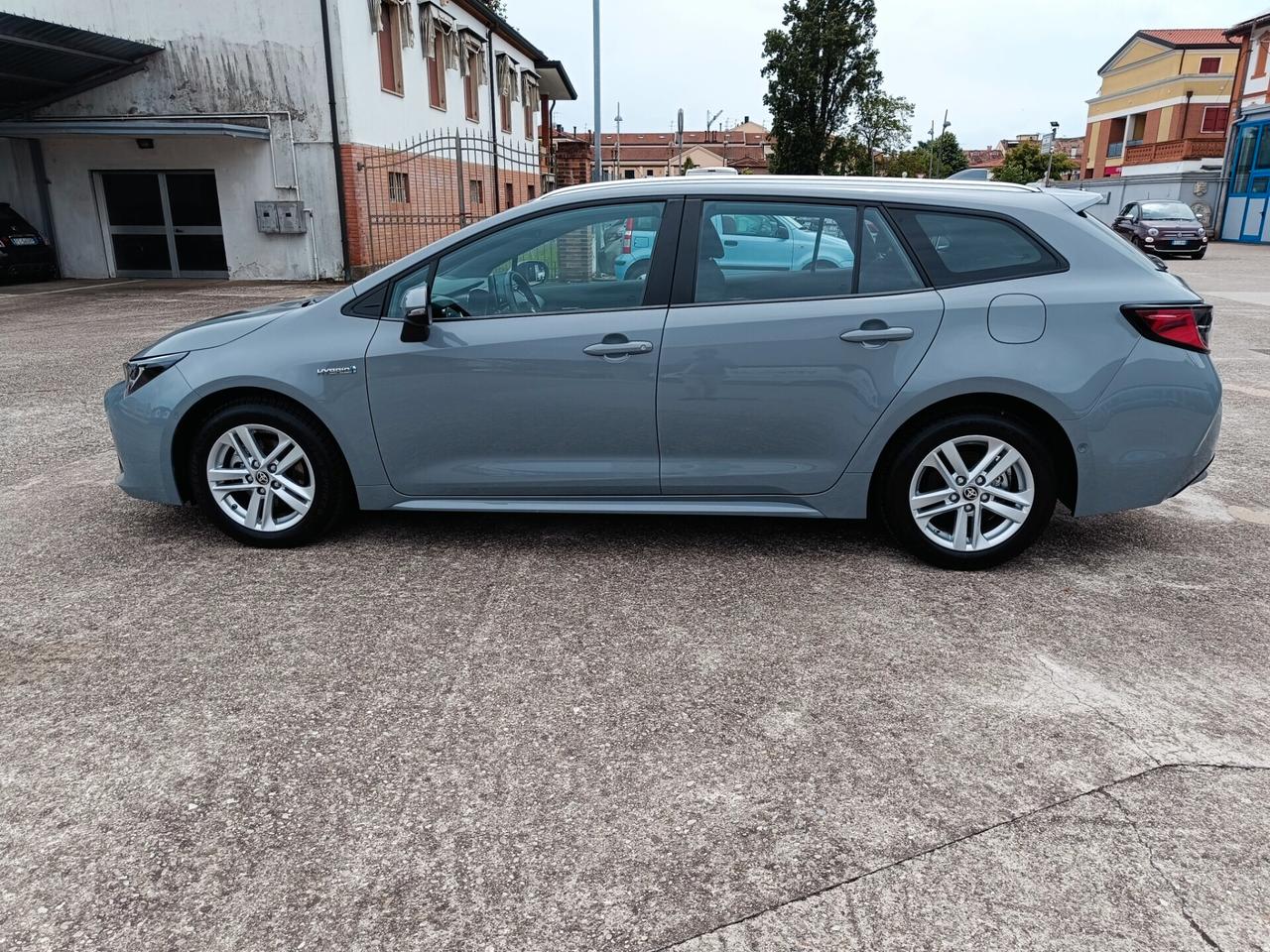 Toyota Corolla Touring Sports 1.8 Hybrid Business Tech