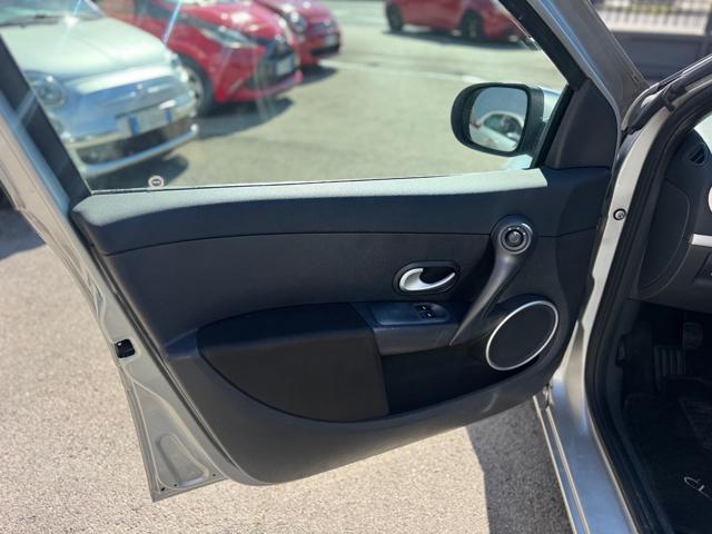 RENAULT Clio 1.2 16V SporTour Luxe GPL