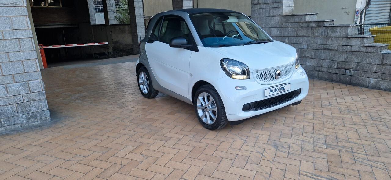 Smart ForTwo 70 1.0 twinamic 68.565 km NAVI