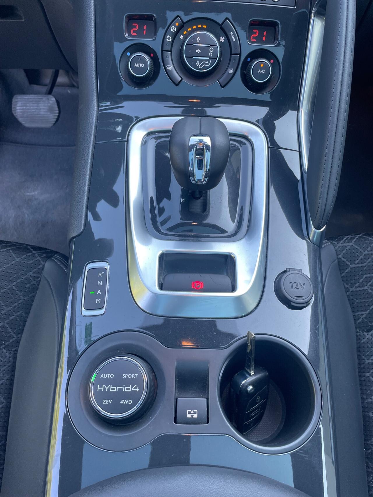 Peugeot 3008 HYbrid4*Tetto*Full optional*