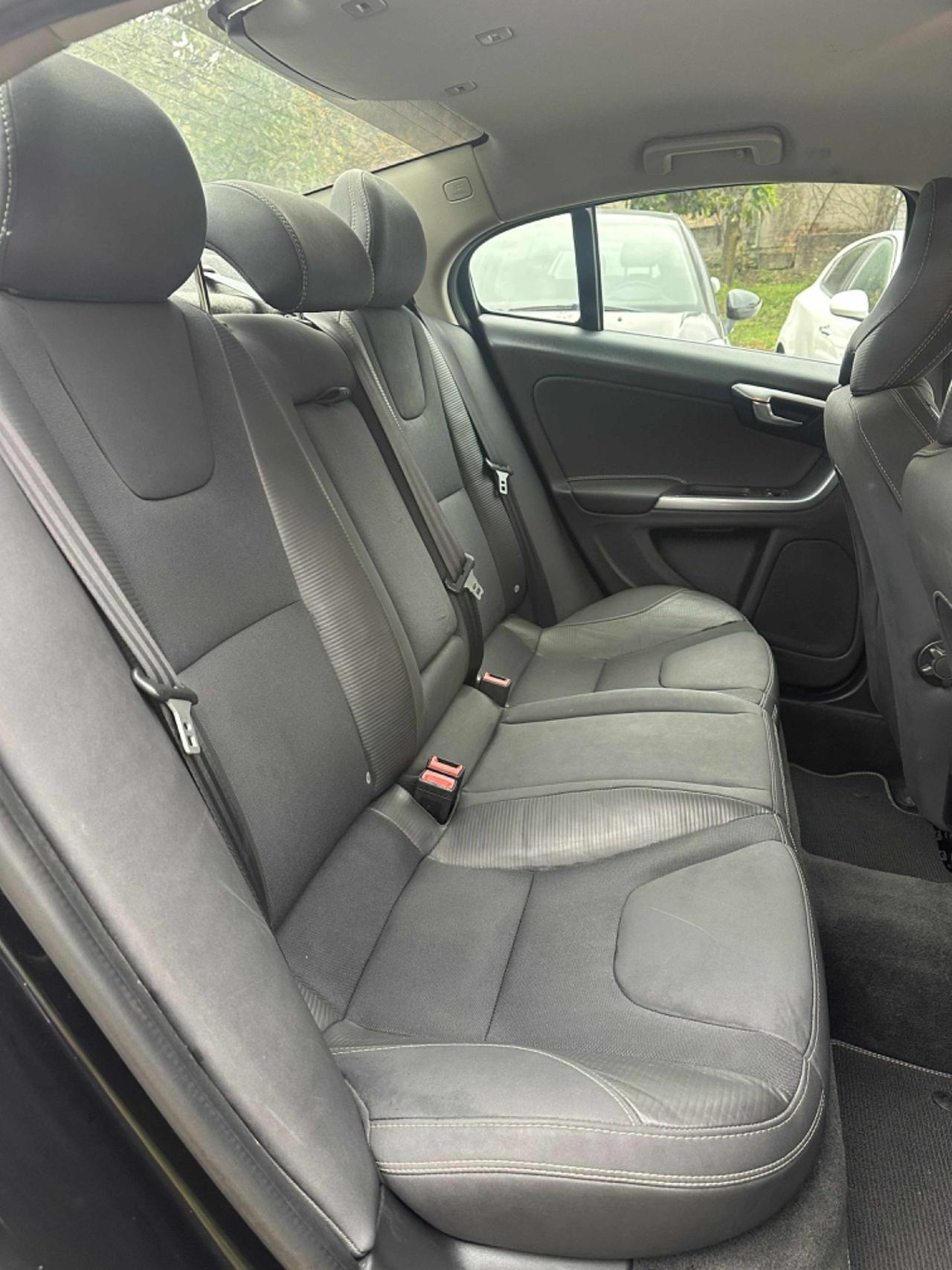 Volvo S60 D5 R-DESIGN KMCERT GARANZ UNICOPR