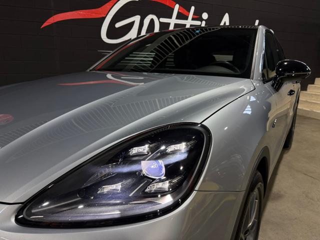 PORSCHE Cayenne 3.0 COUPE E-HYBRID UFF BONALDI 462HP