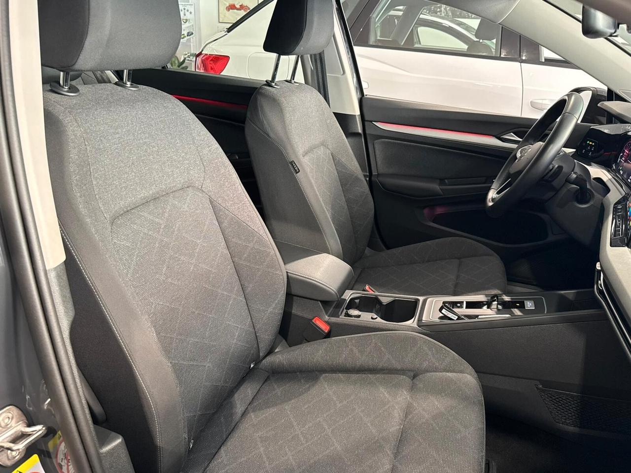 Volkswagen Golf 1.0 eTSI EVO DSG Life