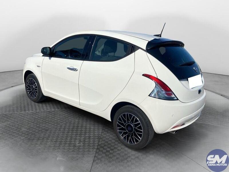 Lancia Ypsilon 1.0 FireFly 5 porte S&S Hybrid Platino