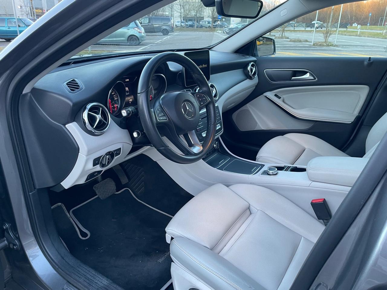 Mercedes-benz GLA 200 d Automatic*Navi*Pelle*