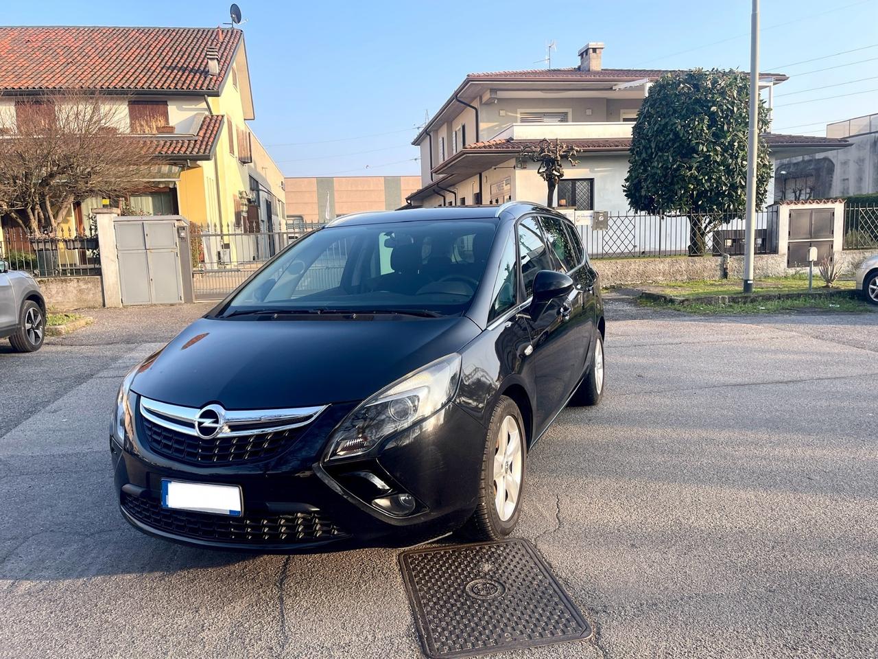 Opel Zafira Tourer 1.4 Turbo 140CV GPL Cosmo 2013 Posti7