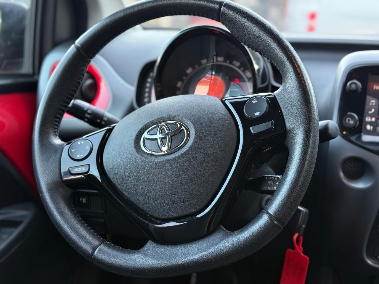 Toyota Aygo Connect 1.0 5 porte x-play + GARANTITA