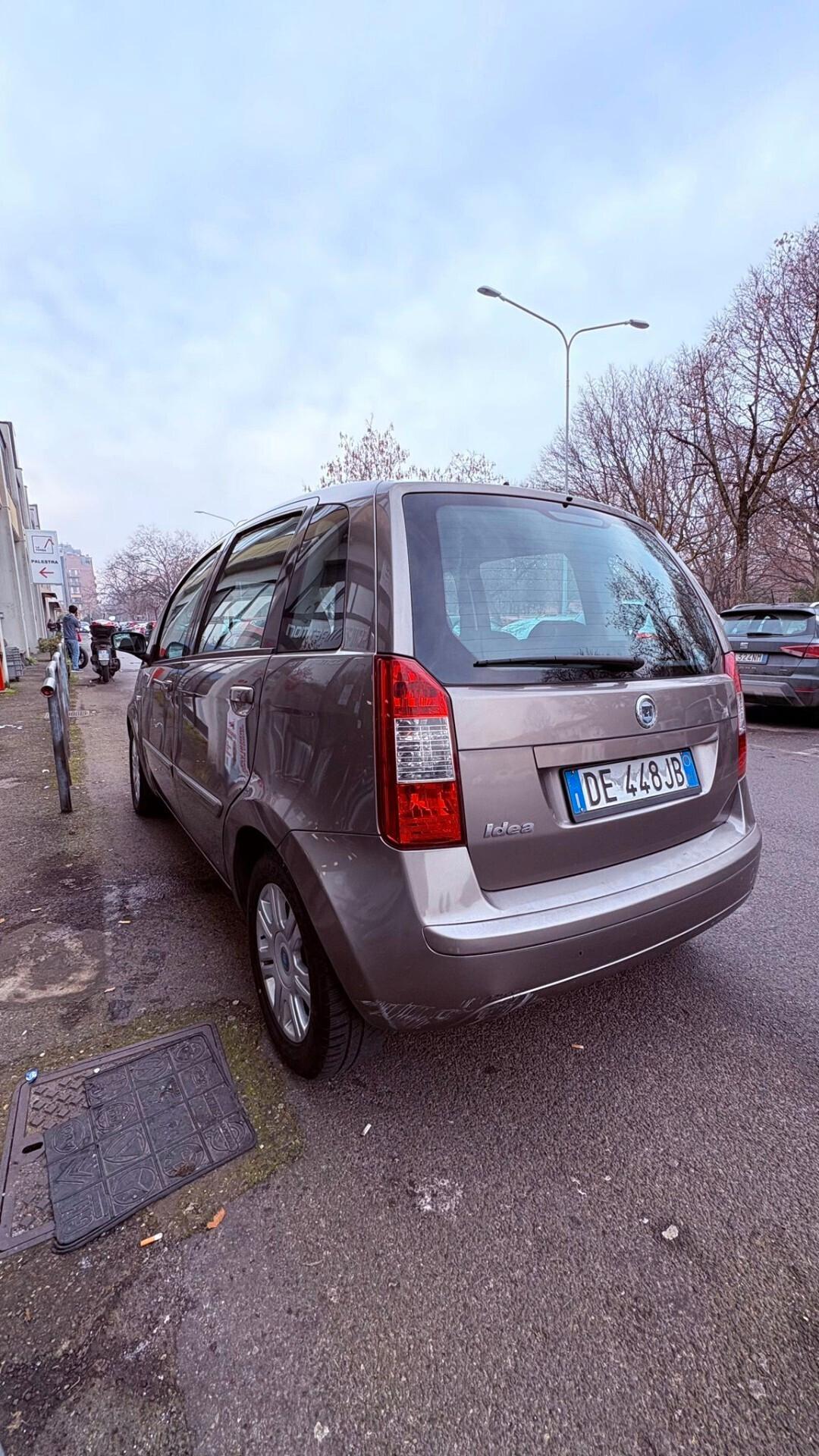 Fiat Idea 1.4 16V Emotion