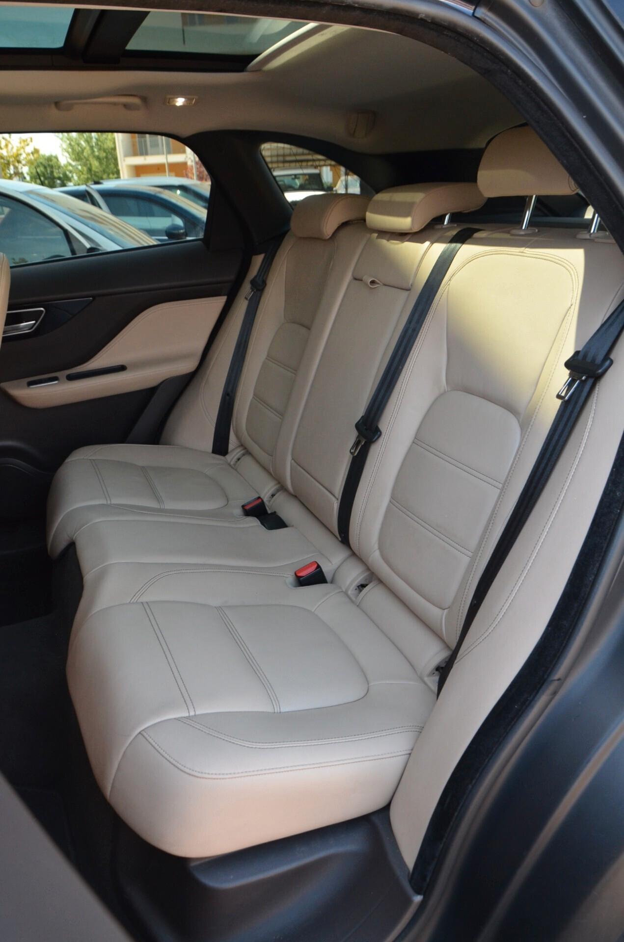 Jaguar F-Pace 2.0 D 180 CV AWD Prestige