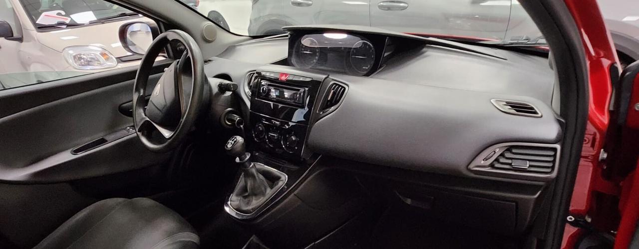 Lancia Ypsilon 1.2 69 CV 5 porte Platinum