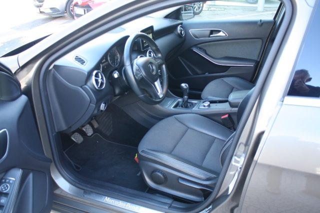 MERCEDES-BENZ A 200 Sport